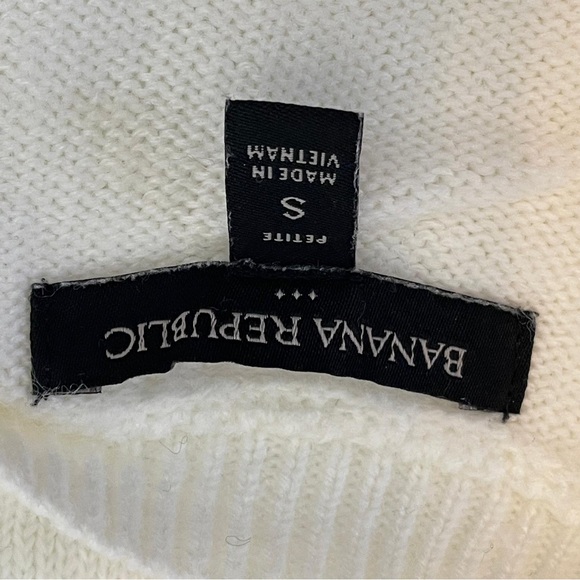 Banana Republic Cream Sweater - Picture 6 of 7